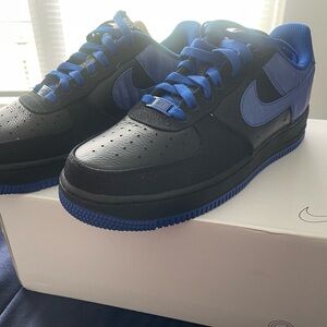 Nike Men's Black and Blue Sneakers